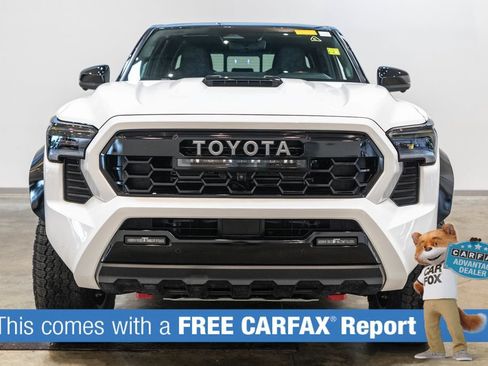 Used 2025 Toyota Tacoma TRD Pro AWD/4WD image 2