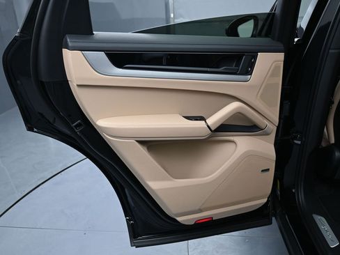 New 2026 Porsche Cayenne Coupe AWD/4WD image 23