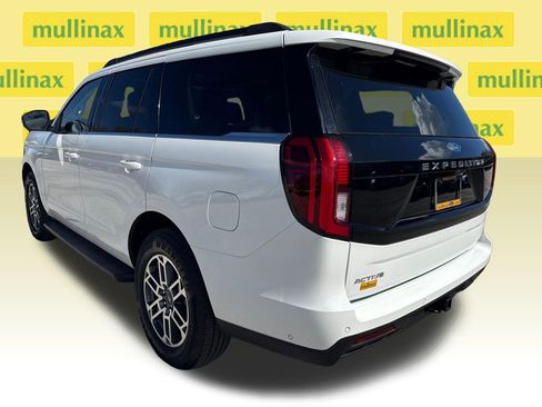 Certified 2025 Ford Expedition Active image 10