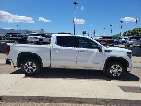 Used 2025 GMC Sierra 1500 SLT AWD/4WD image 8