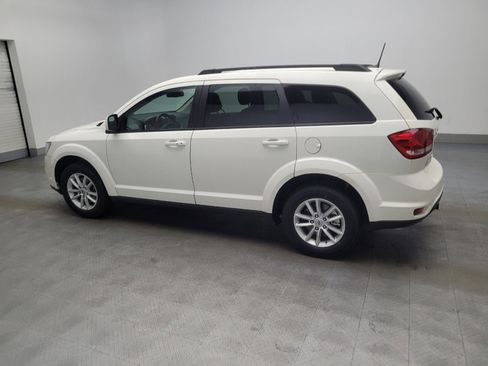 Used 2019 Dodge Journey SE w/ Premium Group image 3