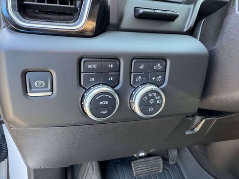 Used 2024 GMC Sierra 2500 Denali w/ Denali Reserve Package AWD/4WD image 34