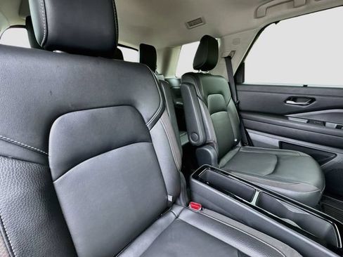Used 2023 Nissan Pathfinder SL w/ SL Premium Package AWD/4WD image 35