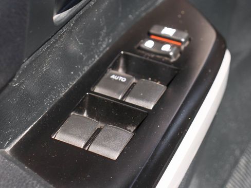 Used 2017 Toyota Tundra SR5 image 15