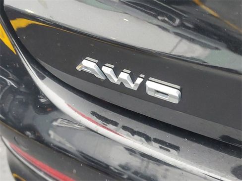 Certified 2024 Cadillac XT6 Luxury image 6