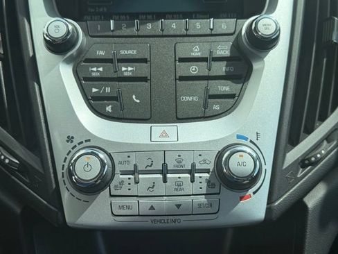 Used 2017 Chevrolet Equinox Premier w/ Enhanced Convenience Package FWD image 24