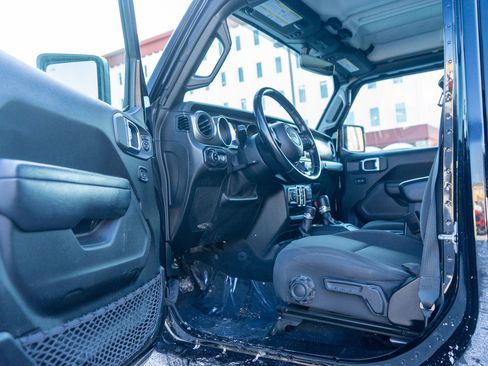 Used 2022 Jeep Gladiator Sport image 13