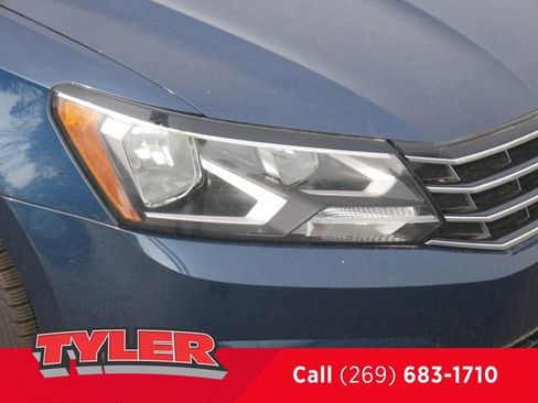Used 2019 Volkswagen Passat 2.0T Wolfsburg w/ Wheels & Sunroof Package FWD image 10