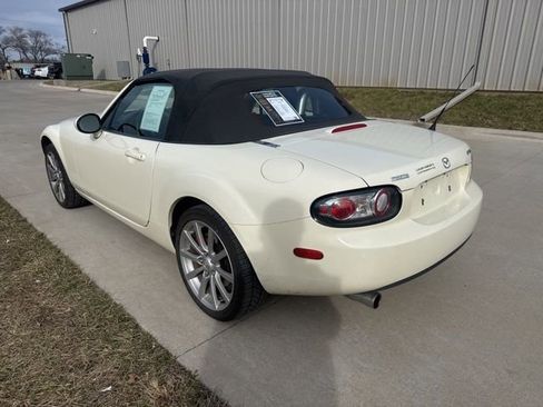 Used 2006 MAZDA MX-5 Miata Sport image 2