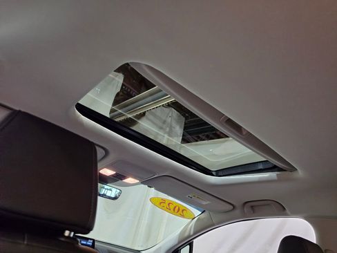 Used 2025 Honda Odyssey EX-L image 23