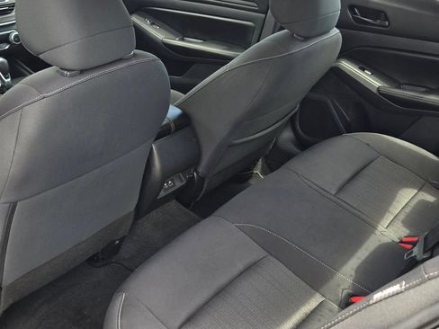 Used 2025 Nissan Altima 2.5 SV FWD image 35