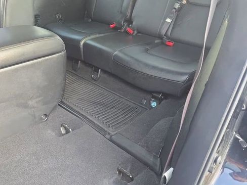 Used 2015 INFINITI QX80 4WD w/ Deluxe Technology Package image 19