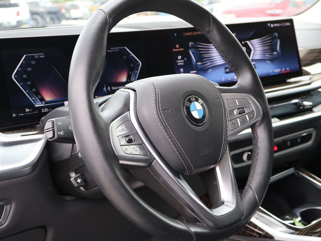 Used 2025 BMW X7 xDrive40i AWD/4WD image 26