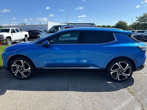 Used 2024 Chevrolet Equinox EV LT FWD image 3