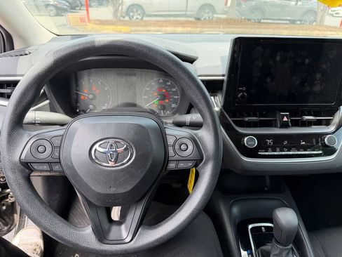 Used 2024 Toyota Corolla LE FWD image 10