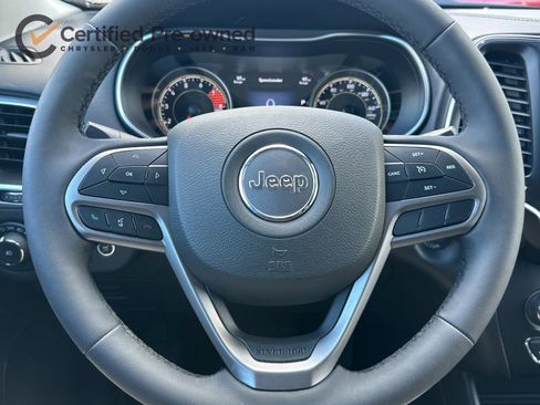 Certified 2021 Jeep Cherokee Latitude Lux w/ Comfort/Convenience Group image 24