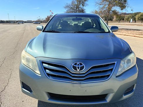 Used 2010 Toyota Camry LE image 45