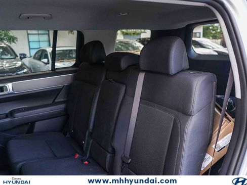 New 2026 Hyundai Santa Fe SE FWD image 19