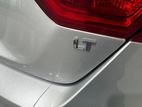 Used 2016 Chevrolet Impala LT w/ Convenience Package image 34