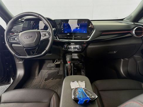 Used 2025 Chevrolet Trax RS w/ Driver Confidence Package image 22