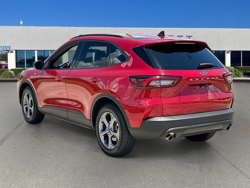 Certified 2025 Ford Escape ST-Line FWD image 5
