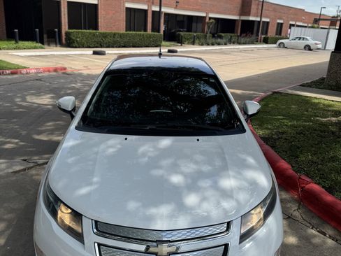 Used 2012 Chevrolet Volt FWD image 10