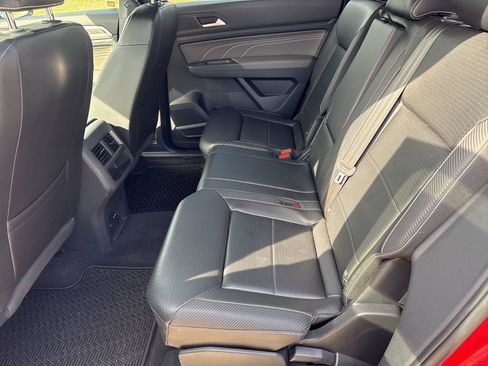 Used 2022 Volkswagen Atlas Cross Sport SE FWD image 43