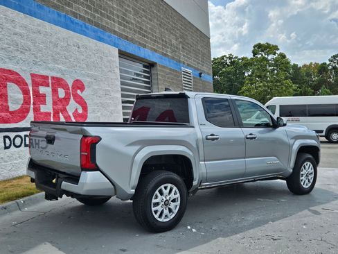 Used 2024 Toyota Tacoma SR5 RWD image 7