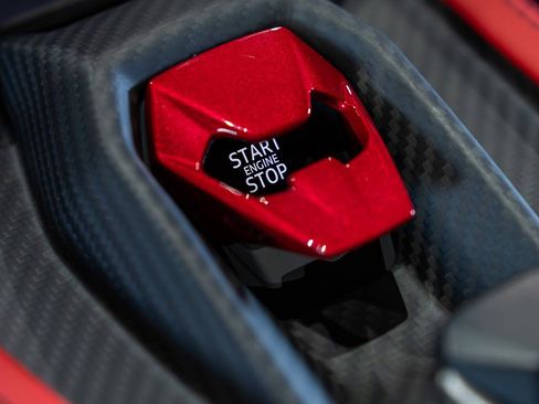 Used 2025 Lamborghini Revuelto AWD/4WD image 45