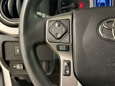 Used 2022 Toyota Tacoma SR5 image 8