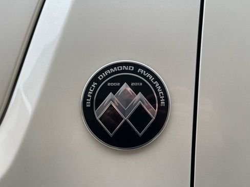 Used 2013 Chevrolet Avalanche LTZ image 21