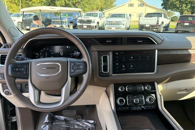 Used 2022 GMC Yukon Denali w/ Max Trailering Package AWD/4WD image 13