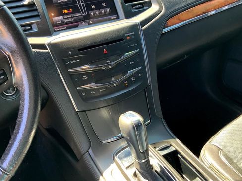 Used 2014 Lincoln MKS FWD image 17