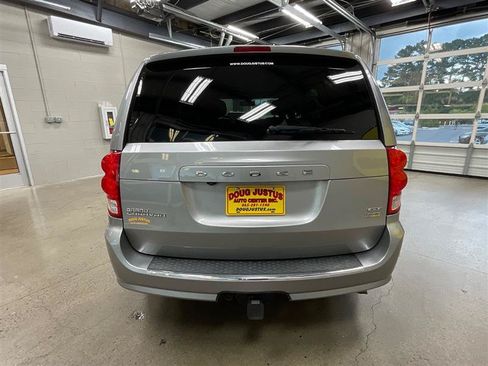 Used 2018 Dodge Grand Caravan GT FWD image 4