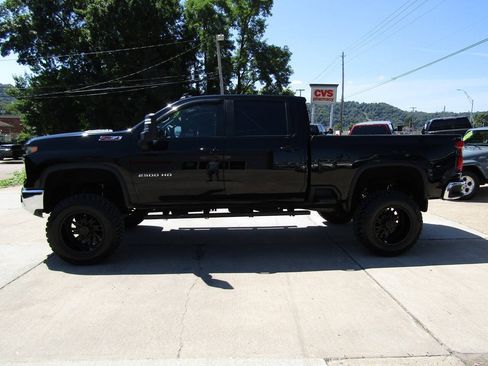 Used 2024 Chevrolet Silverado 2500 LT w/ Convenience Package AWD/4WD image 8