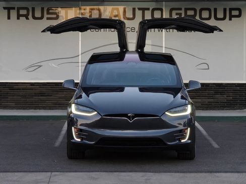 Used 2017 Tesla Model X 100D AWD/4WD image 2