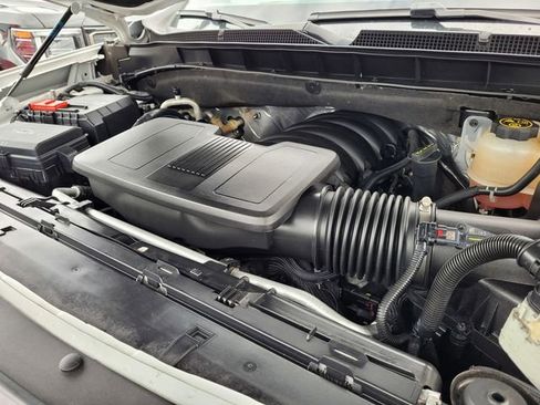 Used 2023 Chevrolet Suburban Premier image 27