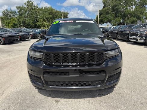 Certified 2025 Jeep Grand Cherokee L Laredo AWD/4WD image 8