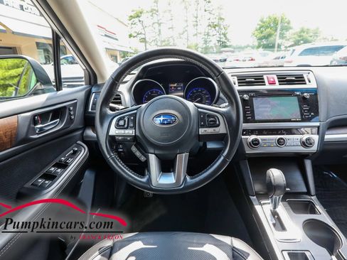 Used 2017 Subaru Outback 2.5i Limited AWD/4WD image 32