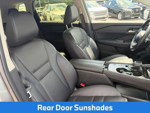 Used 2025 Nissan Rogue SL w/ SL Premium Package FWD image 14