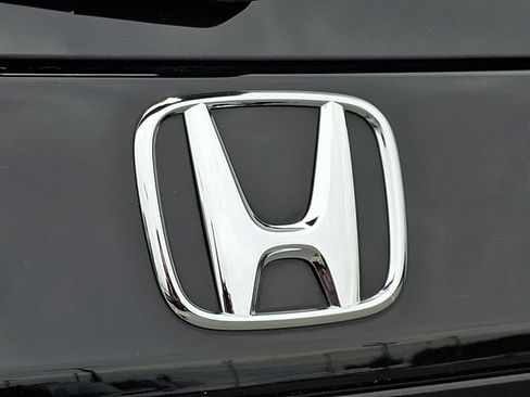 Certified 2023 Honda Pilot Sport image 32