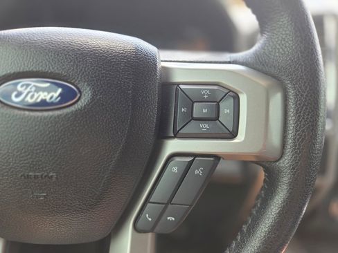 Used 2016 Ford F150 Lariat w/ Equipment Group 502A Luxury AWD/4WD image 17