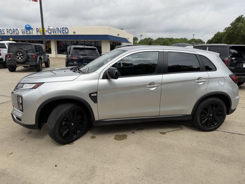 Used 2025 Mitsubishi Outlander Sport LE AWD/4WD image 10