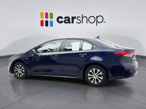 Used 2021 Toyota Corolla LE FWD image 3