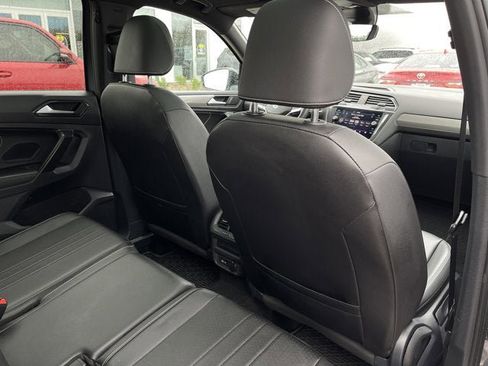 Used 2023 Volkswagen Tiguan SE R-Line image 26