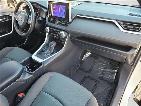 Used 2025 Toyota RAV4 XLE FWD image 27