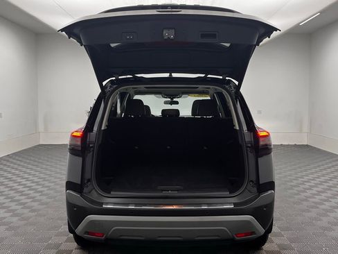 Used 2021 Nissan Rogue SV w/ Premium Package image 4