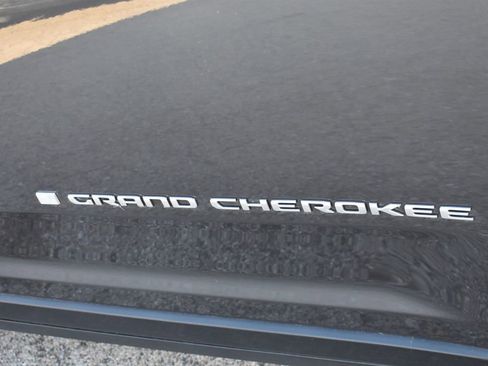 Certified 2025 Jeep Grand Cherokee Limited AWD/4WD image 14