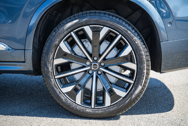 New 2026 Volvo XC90 B6 Plus w/ Protection Package Premier AWD/4WD image 18