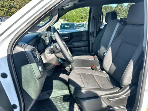 Used 2022 Chevrolet Silverado 1500 Custom w/ Safety Confidence Package image 14